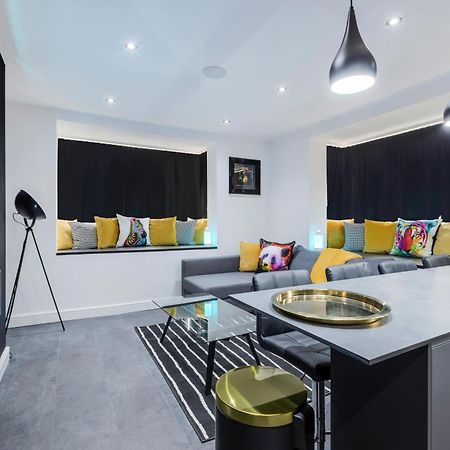 Two Bed Modern Apartment 5Min Walk To Town Centre With Free Parking ! Under New Management Блэкпул Экстерьер фото