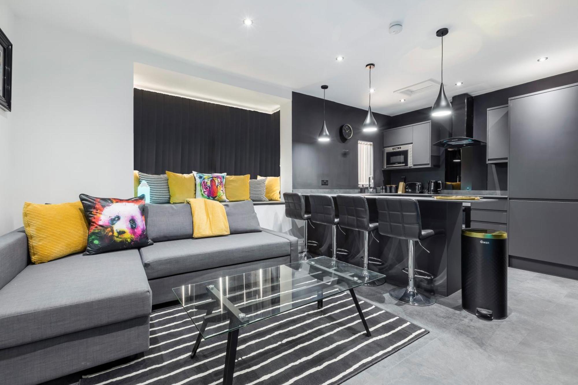 Two Bed Modern Apartment 5Min Walk To Town Centre With Free Parking ! Under New Management Блэкпул Экстерьер фото