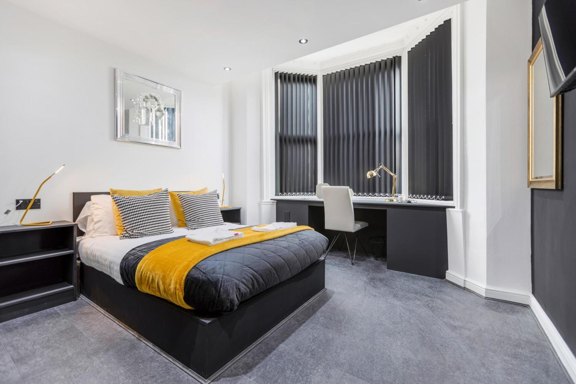 Two Bed Modern Apartment 5Min Walk To Town Centre With Free Parking ! Under New Management Блэкпул Экстерьер фото