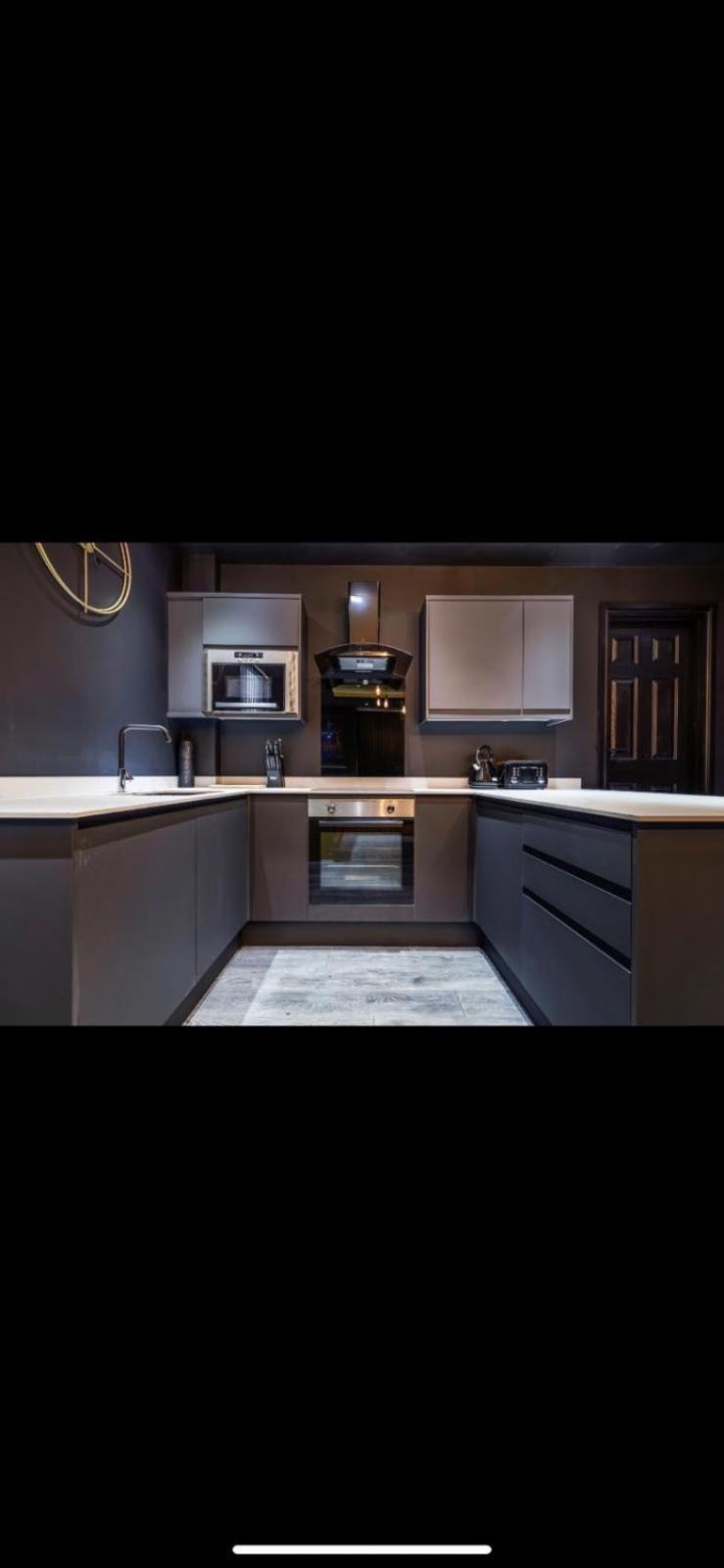 Two Bed Modern Apartment 5Min Walk To Town Centre With Free Parking ! Under New Management Блэкпул Экстерьер фото
